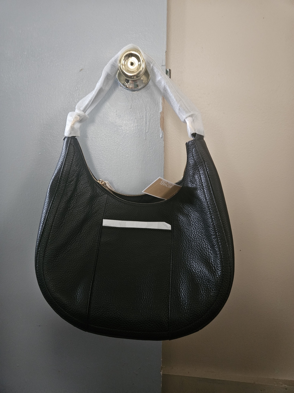 Michael Kors Black Leather Hobo Bag with Coin Wallet - Picture 3 of 9